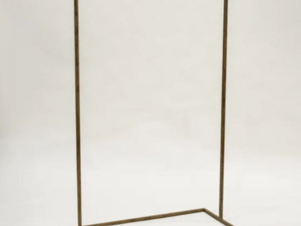 Gold Hang Frame Stand Photo