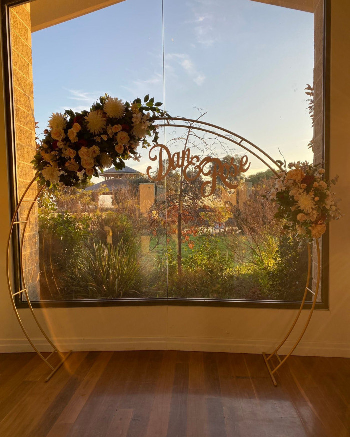 Gold Open Metal Arch Photo - 3