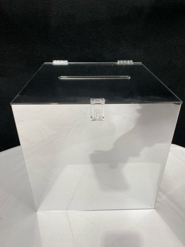 Silver Acrylic Wishing Well Photo